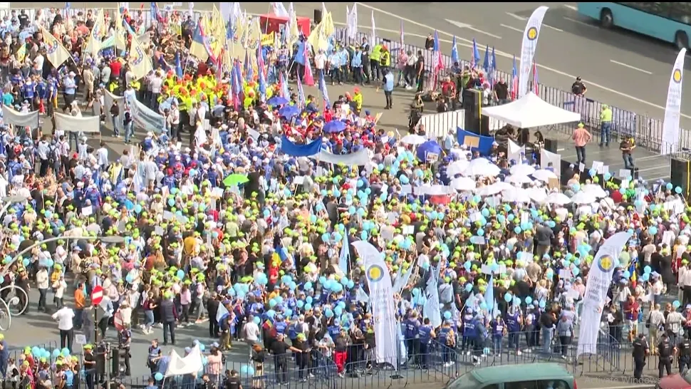 Sindicatele anunță proteste cu sute de mii de oameni, în luna aprilie, și acuză guvernul Bolojan că refuză dialogul social