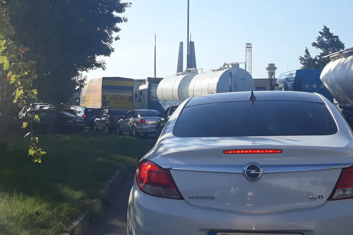 Atenţie, aglomeraţie la vamă! Măsuri suplimentare în minivacanţa de Sfânta Maria