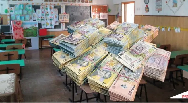 Educație gratuită? Părinții aduc peste 3.000 de lei de acasă, pe an, pentru fondul clasei și rechizite!