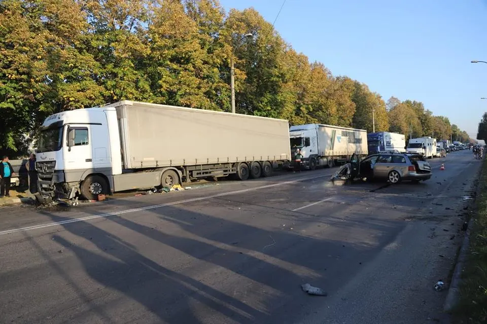 Grav accident rutier pe DN5, la intrarea în Giurgiu, în zona Panesim