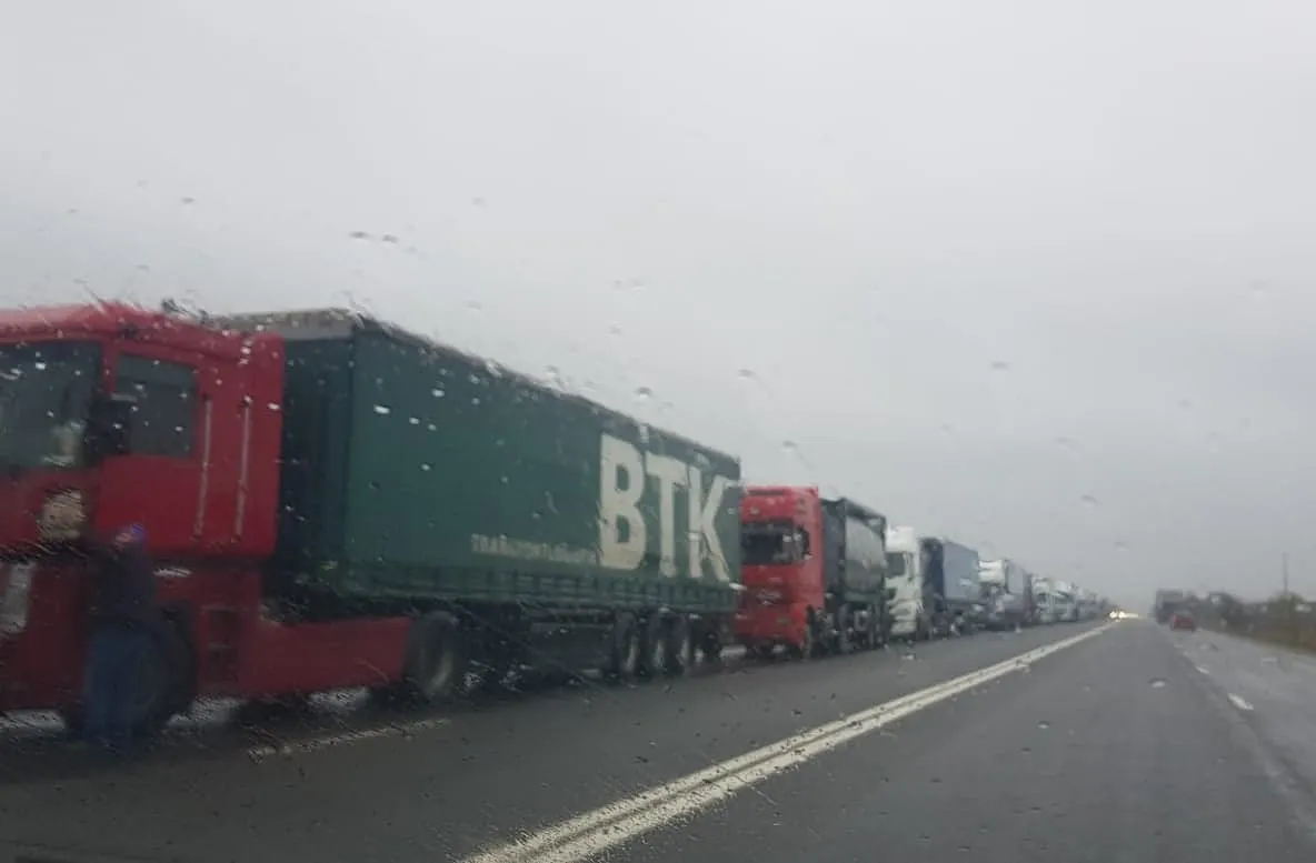Din nou, coadă interminabilă la Punctul de Trecere a Frontierei Giurgiu