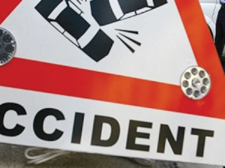 Accident în lanț, pe DN6, provocat de un autoturism de teren