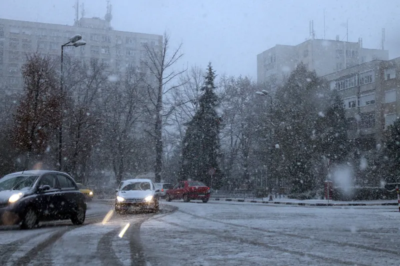 Ninsori, lapoviță și polei, începând de vineri seară, la Giurgiu