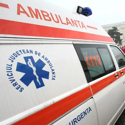 Accident mortal. Un bărbat care a coborât din microbuz, lovit de o mașină