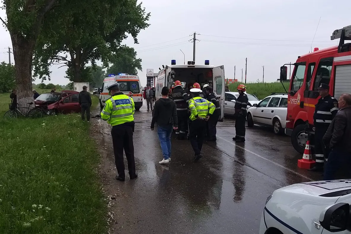 Un șofer de 19 ani a provocat accidentul în lanț de pe DN 5C