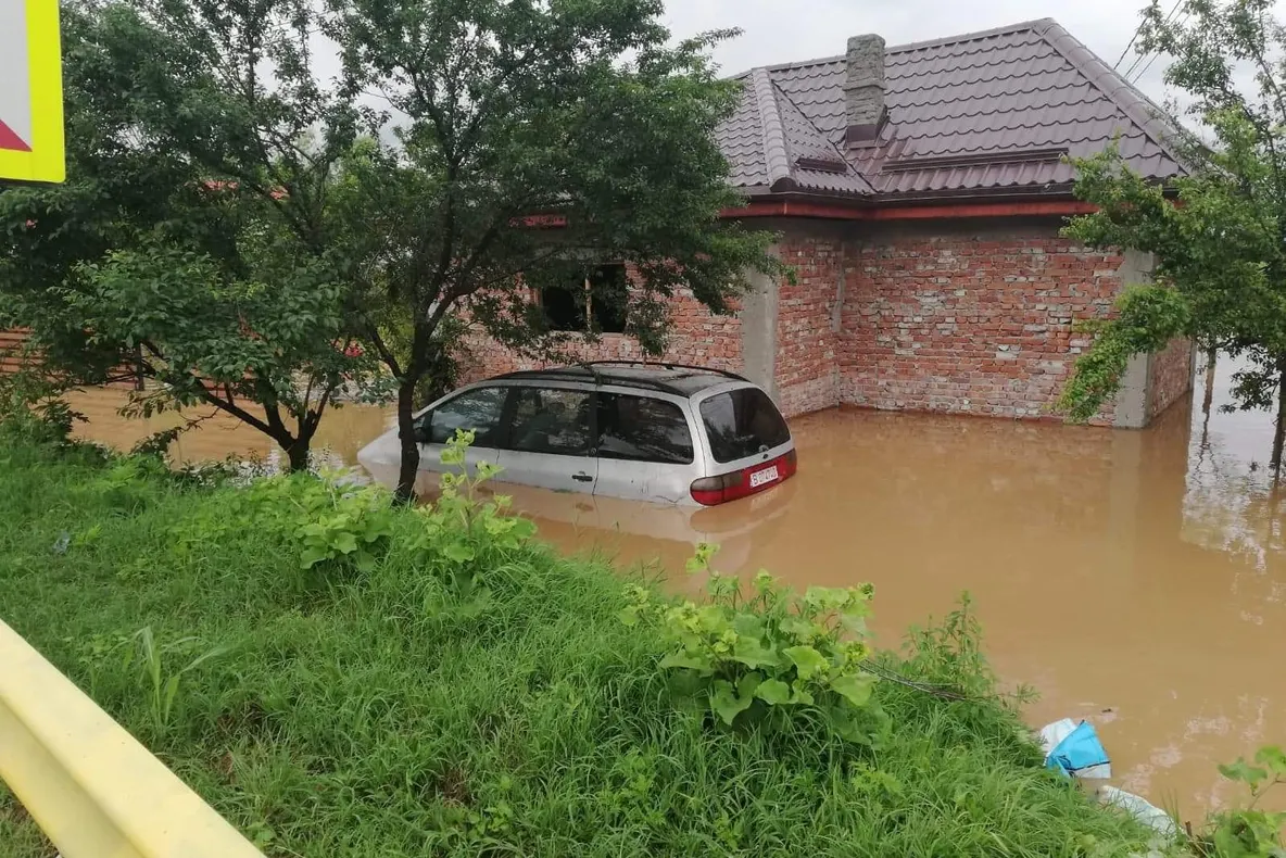 Case, gospodării și drumuri sub ape, în județul Giurgiu