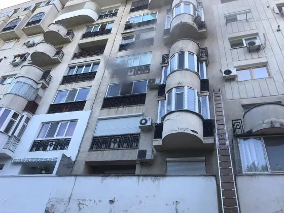 Incendiu la un apartament din blocul 102 de pe șoseaua București