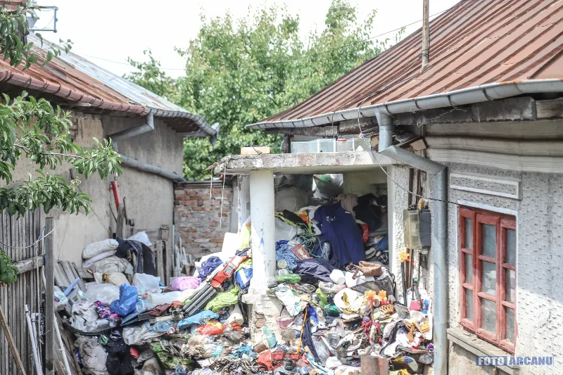 Și-a terorizat vecinii. "Stăm lângă un focar de infecţie! Ne-au invadat şobolanii!"