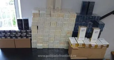 Mii de parfumuri și articole de îmbracăminte, susceptibile a fi contrafăcute, confiscate