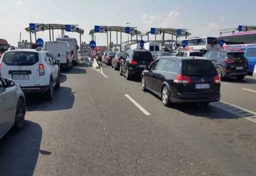 43.000 de persoane au trecut frontierele ţării în ultimele 24 de ore 