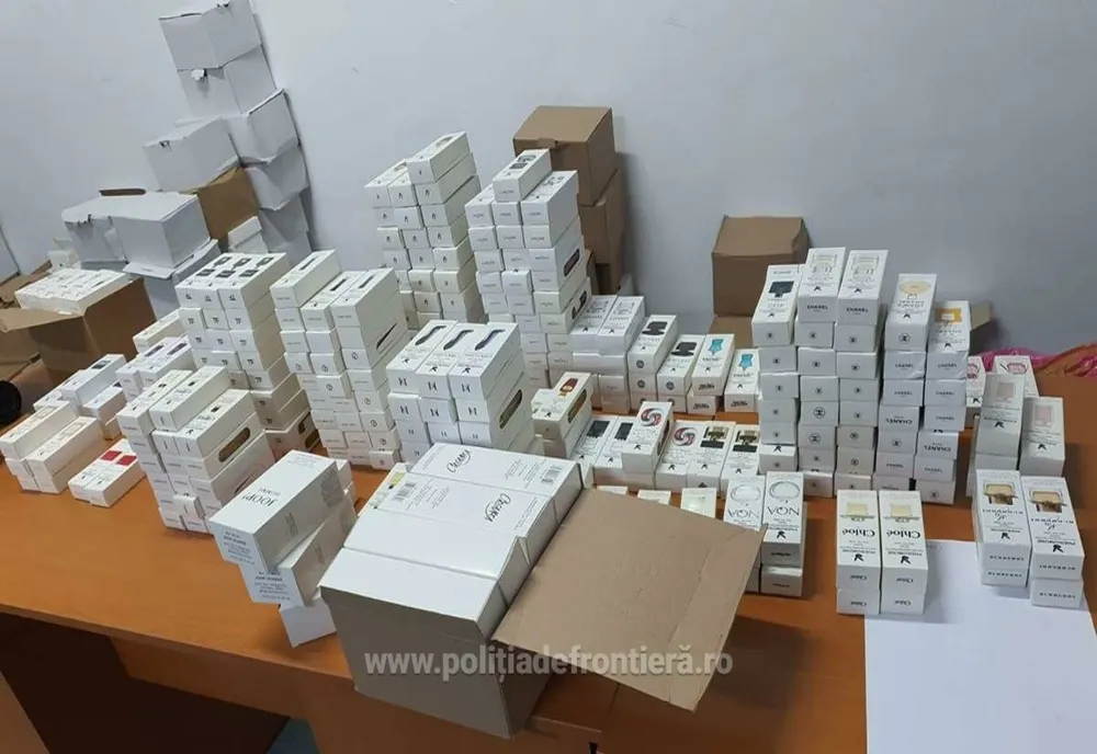 Peste 1.200 de parfumuri contrafăcute, confiscate de la un bulgar, în Vama Giurgiu