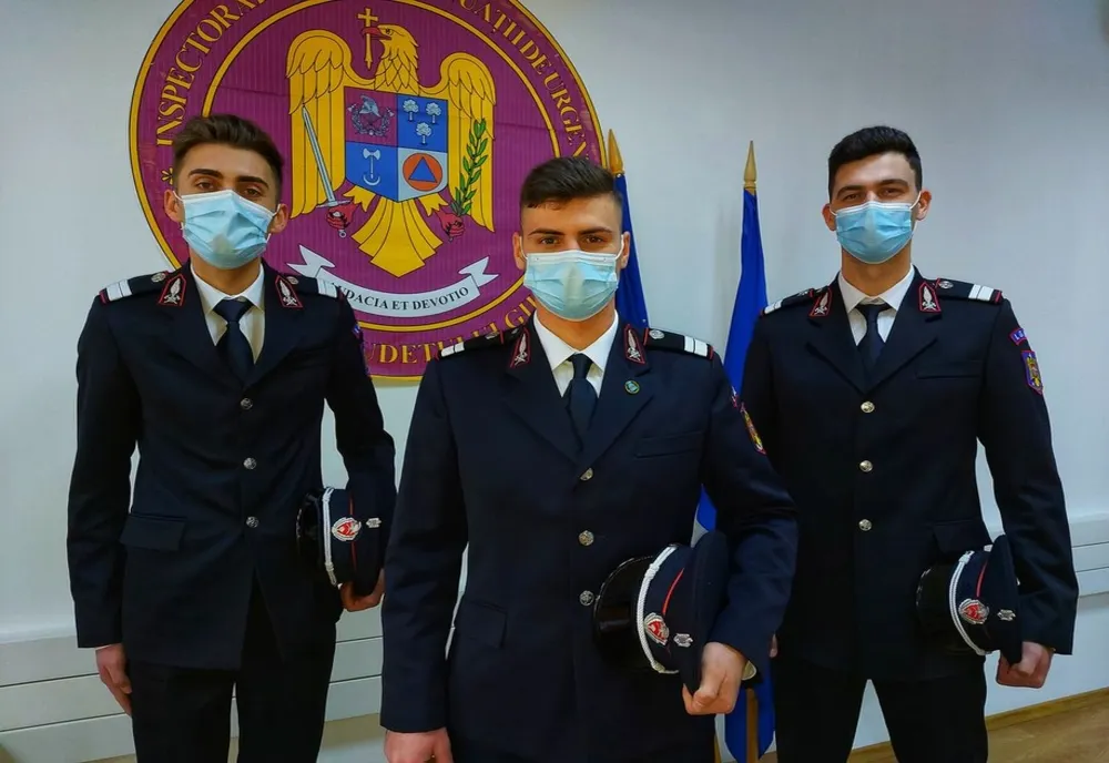 Noi subofițeri la ISU Giurgiu. Tinerii absolvenți au început munca alături de pompierii cu experiență