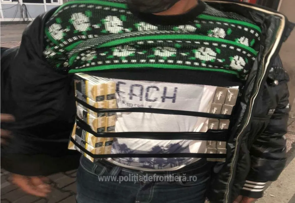Țigări ascunse în boxe audio și pe corpul unui cetățean bulgar, descoperite de poliţiştii de frontieră din P.T.F. Giurgiu