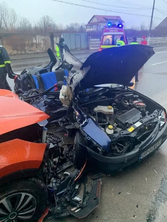 Un copil din Giurgiu a murit iar fratele său a fost rănit ușor într-un accident produs chiar de mama acestora