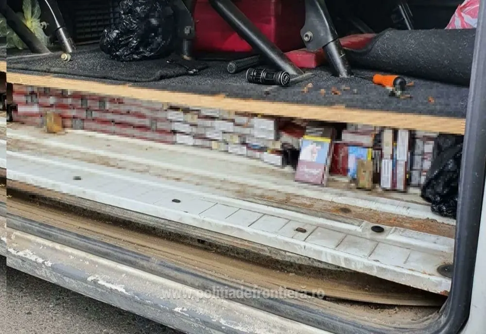Țigarete în valoare de 10.400 de lei, ascunse într-un microbuz, descoperite la P.T.F Giurgiu