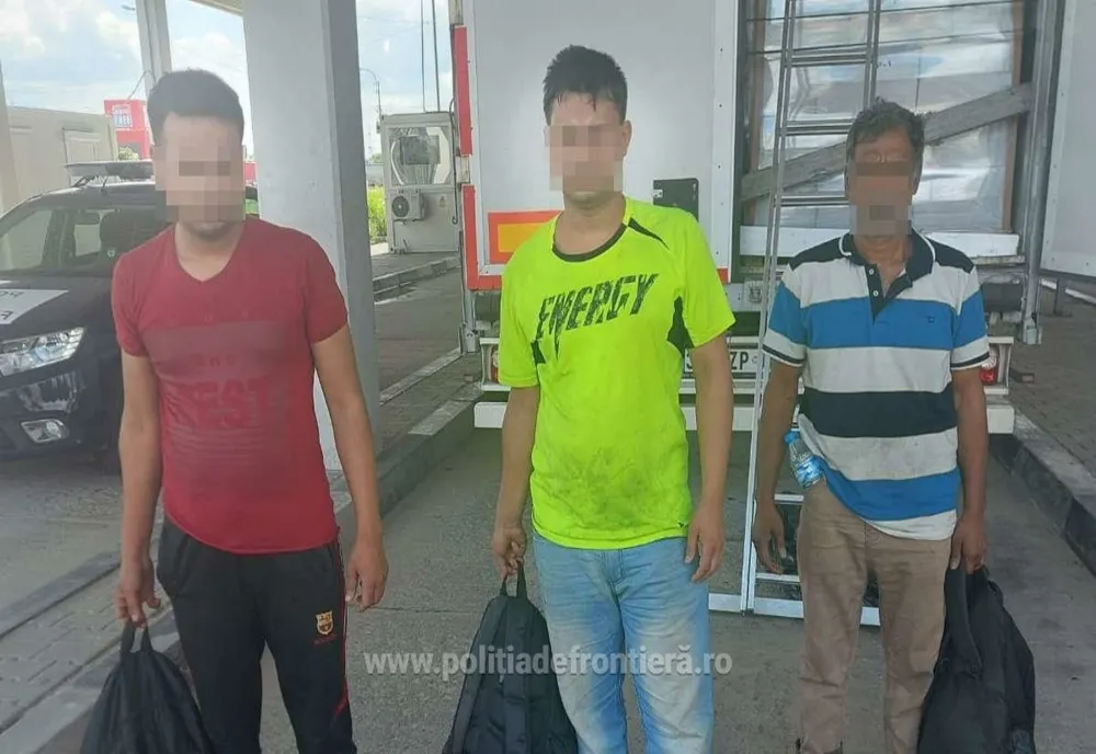 Giurgiu. Trei bărbați din Bangladesh, descoperiți într-un tir cu parafină