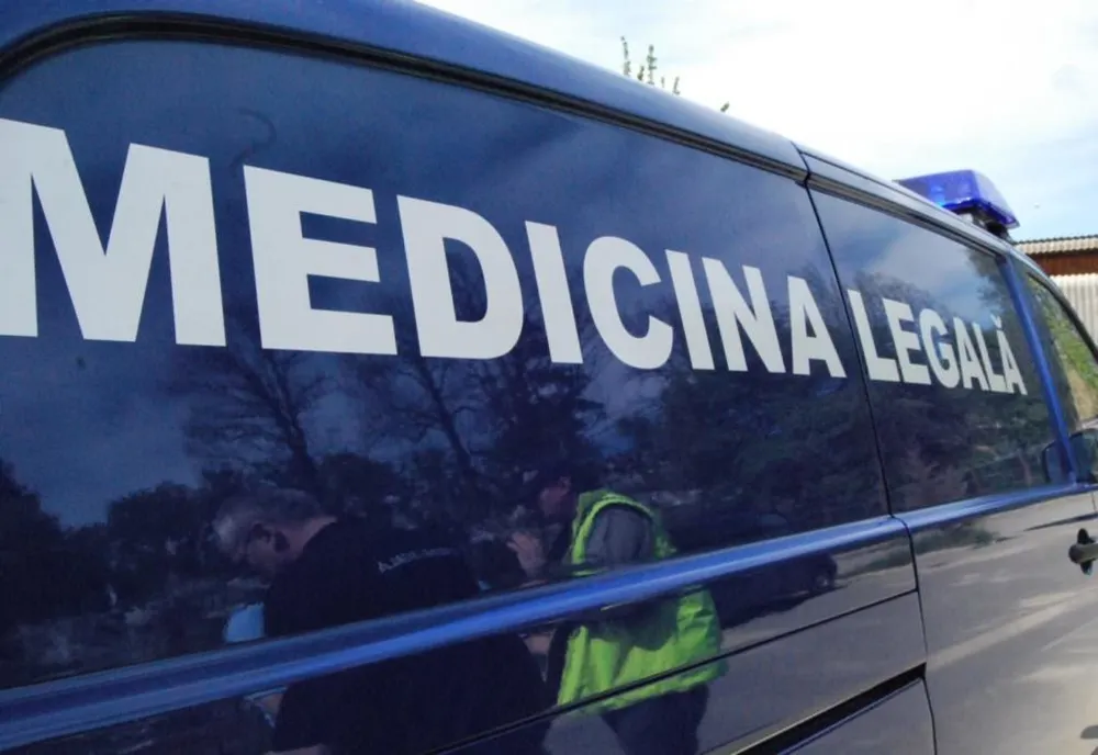 Descoperire şocantă în Giurgiu. Cadavrul în putrefacție al unui bărbat a fost găsit într-o casă părăsită