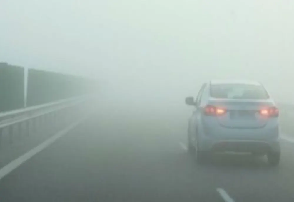 Ceață densă pe mai multe drumuri din Giurgiu, Ilfov și Prahova