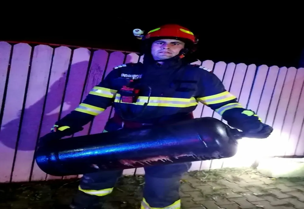 Giurgiu. Foc pus intenţionat într-o curte din cartierul Ghizdarului