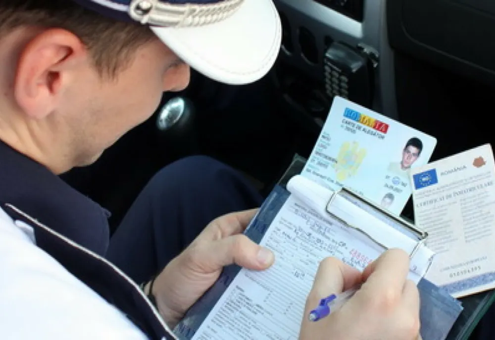 Giurgiu. Bărbat depistat conducând autoturismul pe drumurile publice, deşi avea permisul suspendat