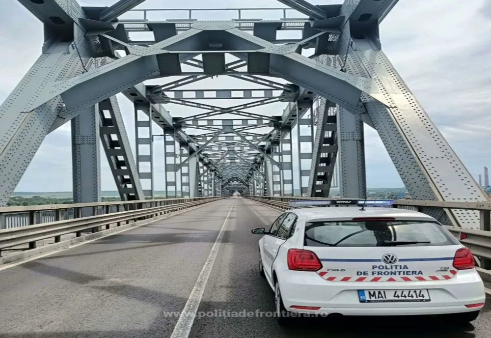 Giurgiu. Sute de pachete cu ţigări, descoperite în autoturismul unui bulgar