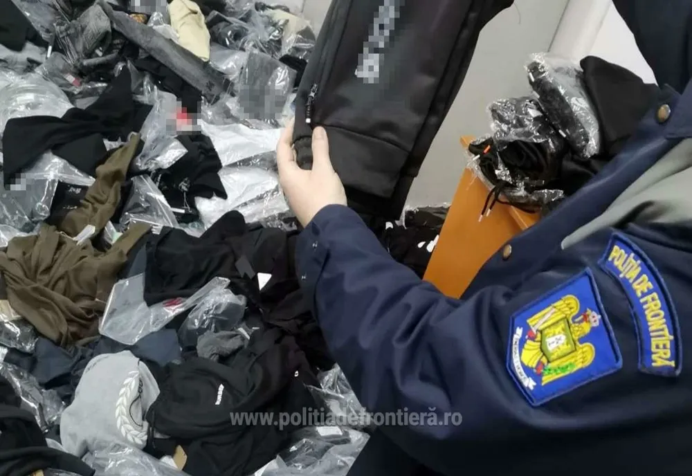 Peste 2.000 de bunuri susceptibile a fi contrafăcute, descoperite de polițiștii de frontieră giurgiuveni