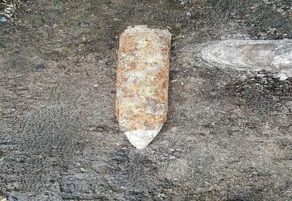 Proiectil exploziv descoperit pe un teren din Slobozia