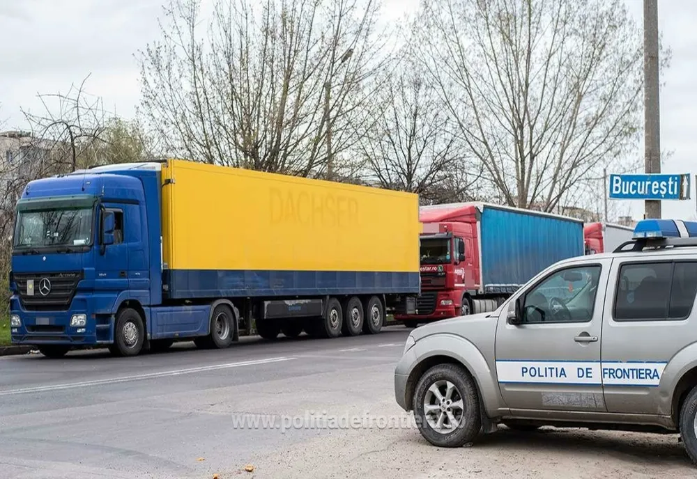 Giurgiu. 20 de tone de deşeuri din hârtie și carton, oprite la intrarea în ţară