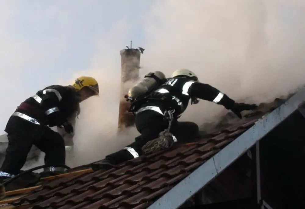 Pericol de incendiu: coşurile de fum necurăţate şi mijloacele de încălzire neizolate corespunzător