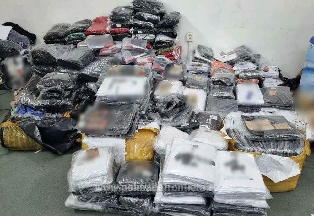 Bunuri contrafăcute, în valoare de aproximativ 1.000.000 lei, descoperite de polițiștii de frontieră giurgiuveni, în perioada minivacanței