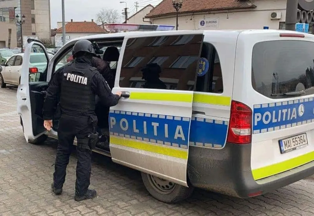 Percheziţii la persoane fizice şi juridice într-un dosar de abuz în serviciu