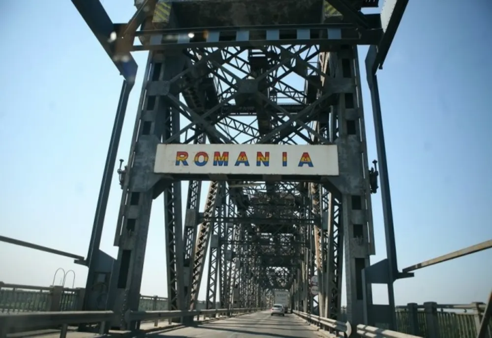 Circulația rutieră, închisă pe Podul Giurgiu - Ruse, pe timpul nopții