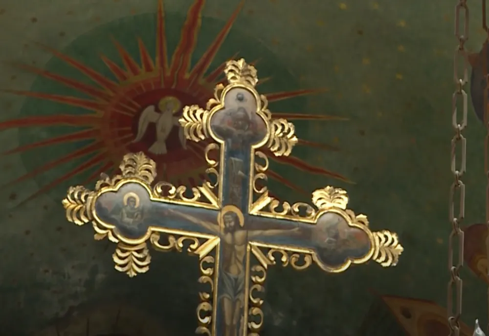 Sărbătoarea zilei 15 decembrie. Sfântul Mucenic Elefterie. Cruce neagră în calendar