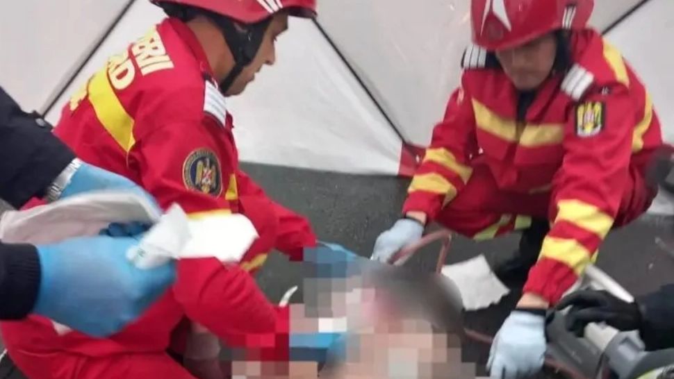 Bărbat de 80 de ani, decedat după ce casa i-a luat foc şi tavanul s-a prăbuşit peste el