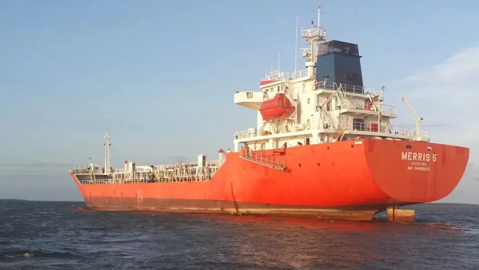 Prețul petrolului explodează după amenințarea unui blocaj prelungit în Strâmtoarea Ormuz