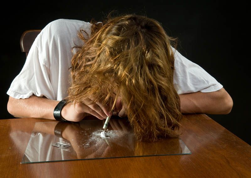 Tânără din Giurgiu reclamată chiar de mama sa că deține droguri