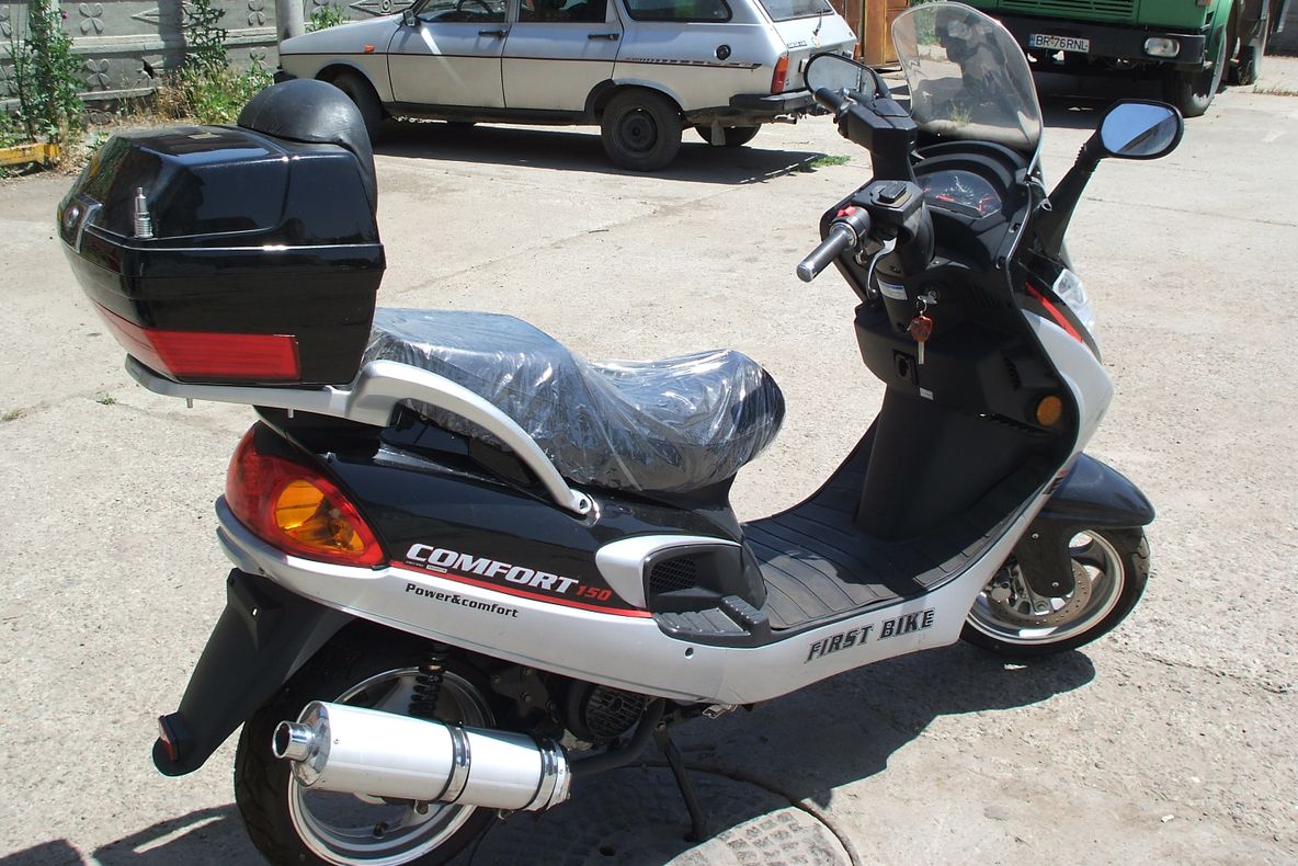 Un giurgiuvean conducea un motociclu neînmatriculat, băut fiind și fără permis