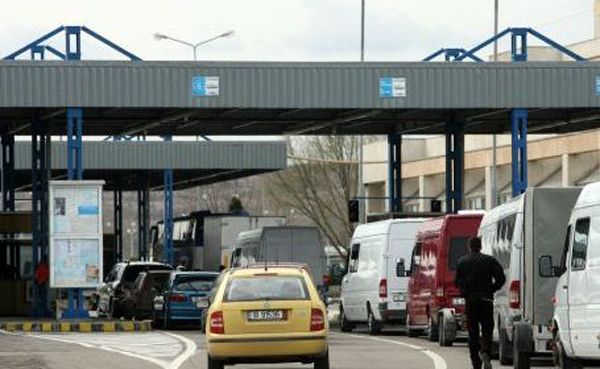 Aproape 17.000 de persoane au tranzitat frontiera  pe la Giurgiu în doar 24 de ore