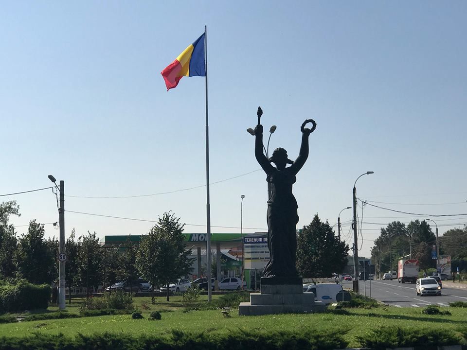 Catarge amplasate în Giurgiu, în cinstea Centenarului