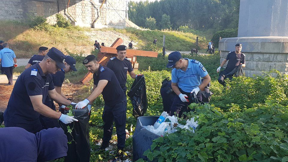 Let's Do It, România a ajuns la Giurgiu: zeci de jandarmi au strâns deșeurile!