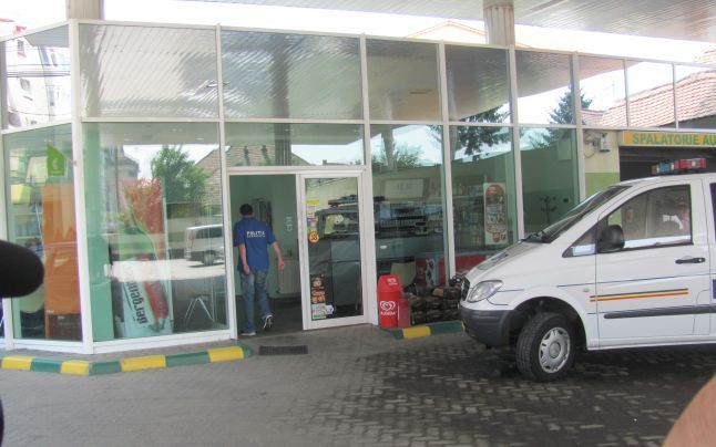 Depistată sustrăgând bunuri din incinta unei benzinării