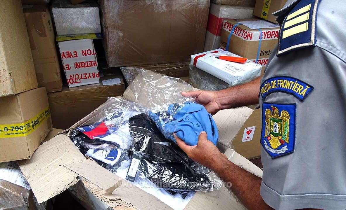 Articole textile, încălţăminte şi parfumuri,  contrafăcute, confiscate la P.T.F. Giurgiu