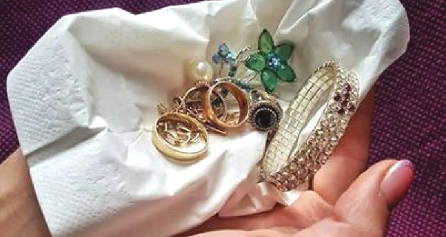 Ghicitoarele în batistă fac victime. Ce vă recomandă polițiștii