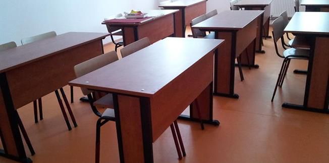 Se suspendă cursurile în ziua de dinaintea referendumului. Elevii primesc o zi liberă pentru a sărbători Ziua Mondiala a Educației