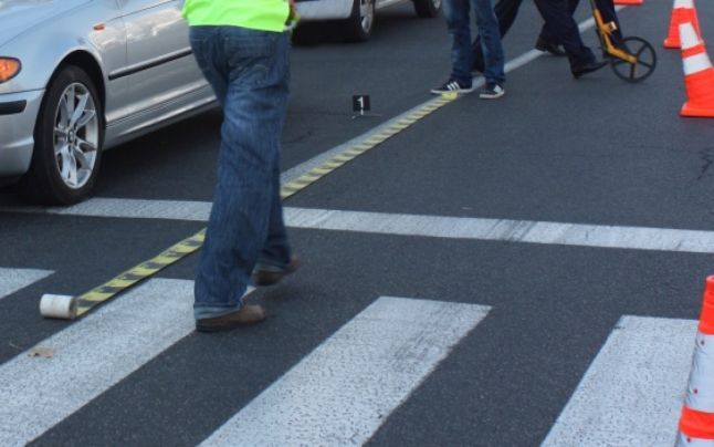 Accident rutier pe Bulevardul CFR. Minoră accidentată pe trecerea de pietoni