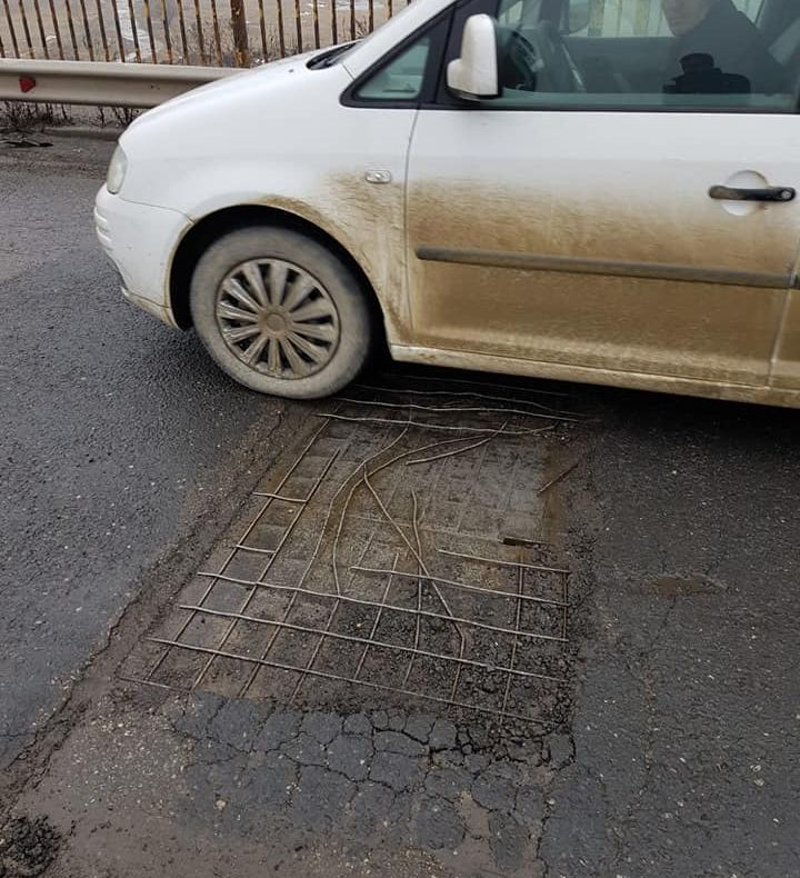 Când va fi reparat podul dintre Adunații Copăceni și 1 Decembrie, care stă să cadă