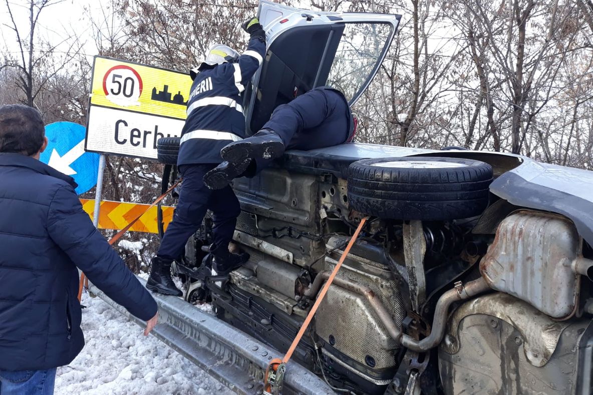 Trei accidente rutiere din cauza neadaptării vitezei la condițiile de drum