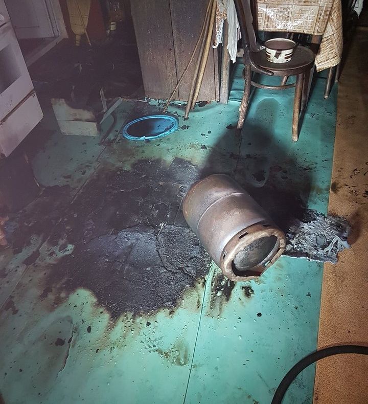 O persoană a suferit arsuri în urma unui incendiu