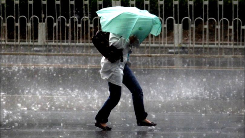 Atenționare pentru călători: Cod galben de ploaie și vânt în Anglia și Irlanda de Nord