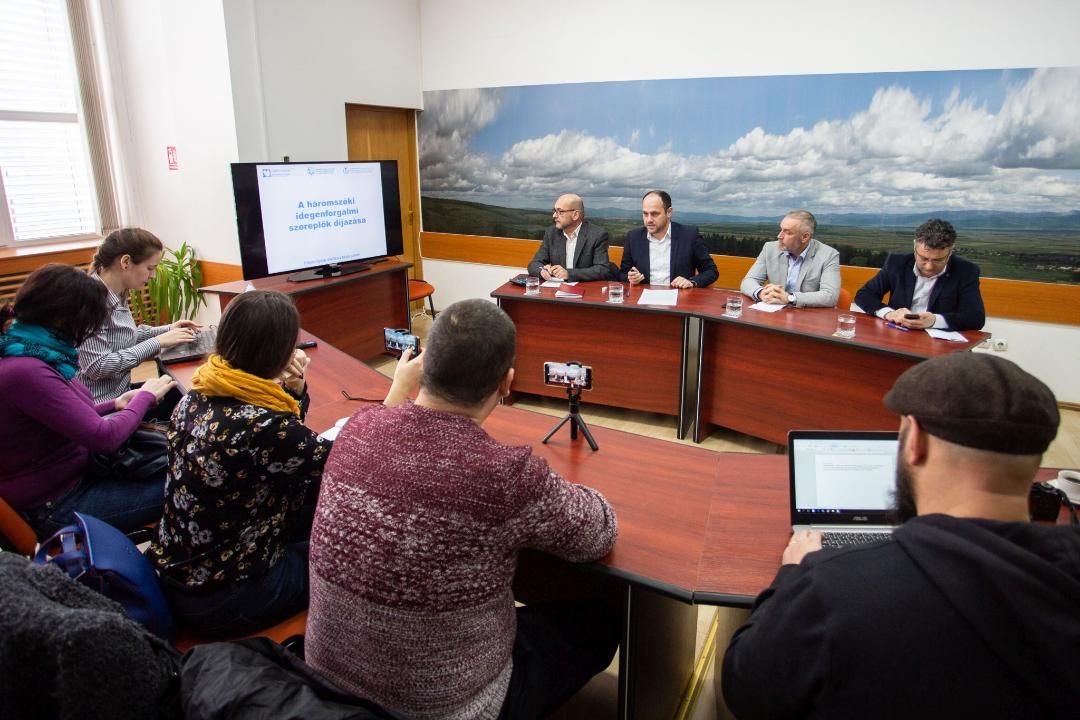 Bărbat prins cu cuțitul în incinta Tribunalului Giurgiu